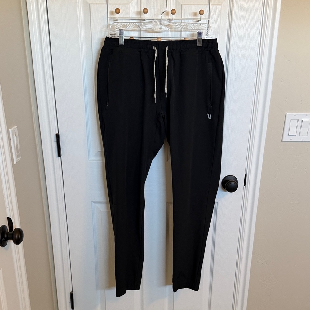 Vuori Men's Black Joggers with Drawstring